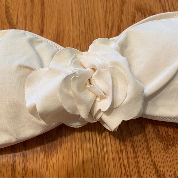 Hollister Strapless Bikini Top, size small - Picture 2 of 5